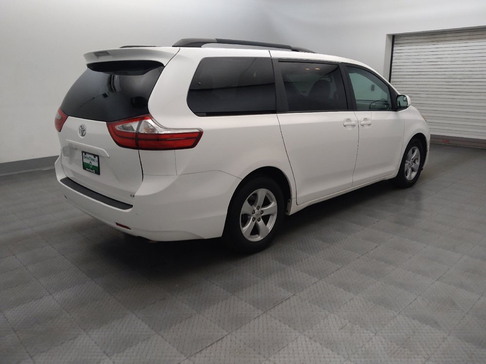 Used 2017 Toyota Sienna LE FWD image 9