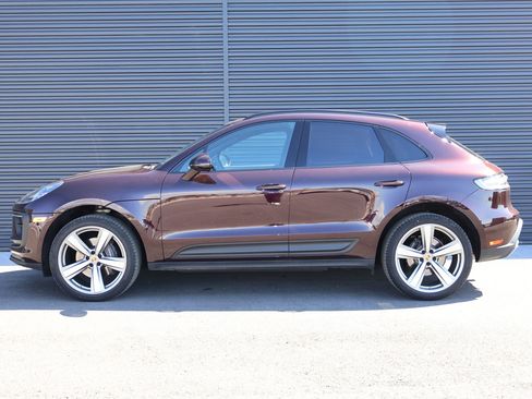 Certified 2026 Porsche Macan AWD/4WD image 2