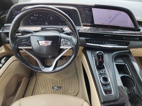 Used 2021 Cadillac Escalade Premium Luxury w/ LPO, Illumination Package AWD/4WD image 29