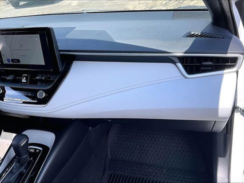 Used 2025 Toyota Corolla SE FWD image 21