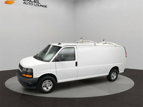 Used 2018 Chevrolet Express 2500 Extended w/ Driver Convenience Package image 32