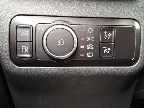 Used 2025 Ford Escape SE image 25