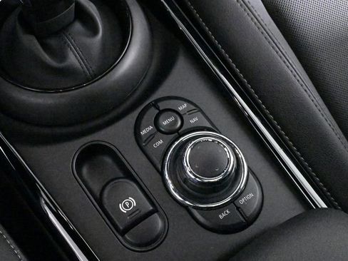 Used 2022 MINI Cooper Clubman S w/ Driver Assistance Package image 20