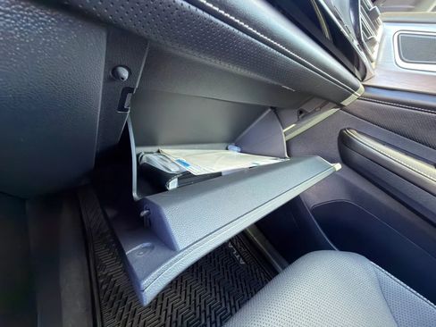 Used 2024 Volkswagen Atlas Cross Sport SE image 29