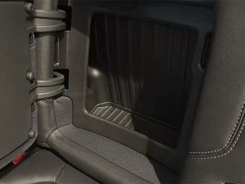 Used 2020 GMC Sierra 1500 SLT w/ SLT Premium Plus Package image 19