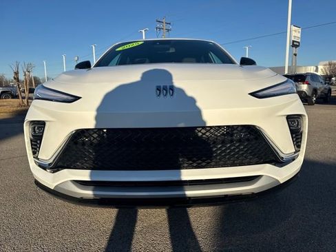 Used 2025 Buick Envista Sport Touring w/ Convenience I Package image 10