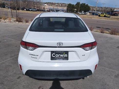 Used 2025 Toyota Corolla LE image 7