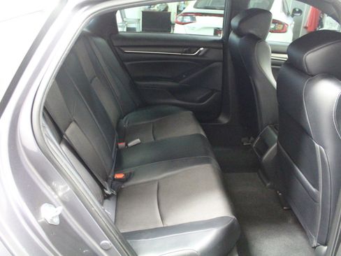 Used 2018 Honda Accord Sport image 25