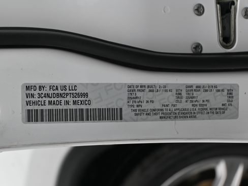 Used 2023 Jeep Compass Latitude image 34