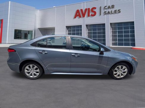 Used 2025 Toyota Corolla LE FWD image 5
