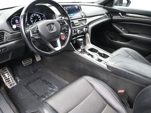 Used 2018 Honda Accord Sport image 2