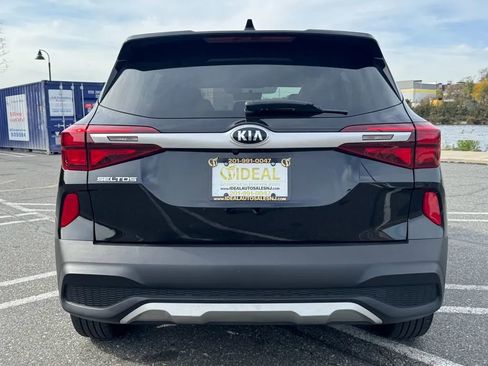 Used 2021 Kia Seltos LX image 5