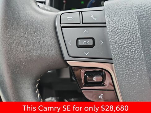 Used 2025 Toyota Camry SE FWD image 30