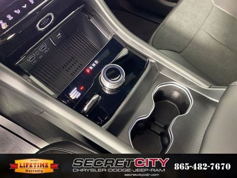 New 2026 Jeep Grand Cherokee Altitude image 23