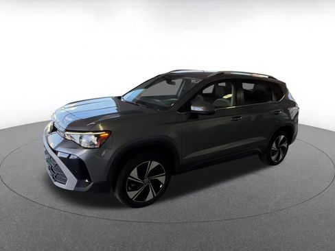 Used 2025 Volkswagen Taos SE image 7