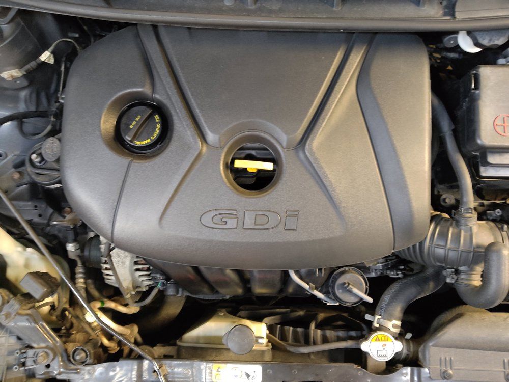 Used 2017 Hyundai Elantra GT FWD image 30