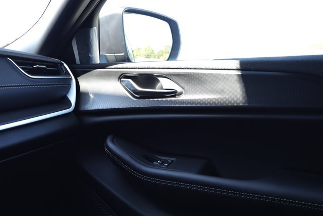 New 2027 Jeep Grand Cherokee Laredo RWD image 27