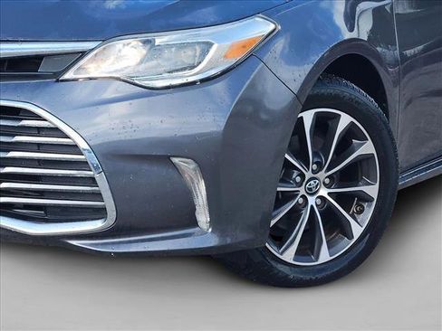 Used 2018 Toyota Avalon XLE image 4