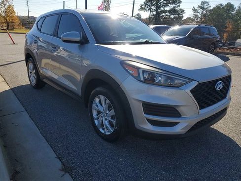 Used 2020 Hyundai Tucson SE image 3