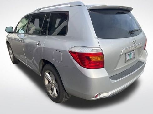Used 2010 Toyota Highlander Limited image 3