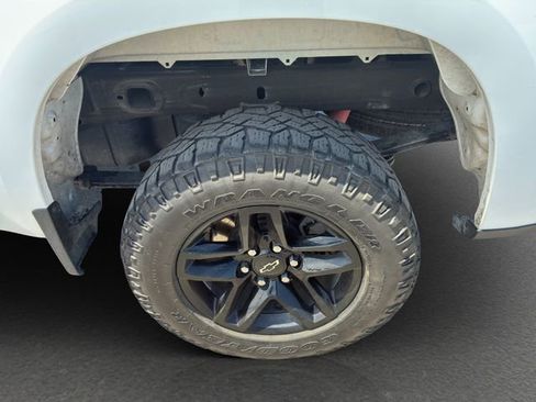 Used 2022 Chevrolet Silverado 1500 Custom Trail Boss w/ LPO, Dark Essentials Package AWD/4WD image 11