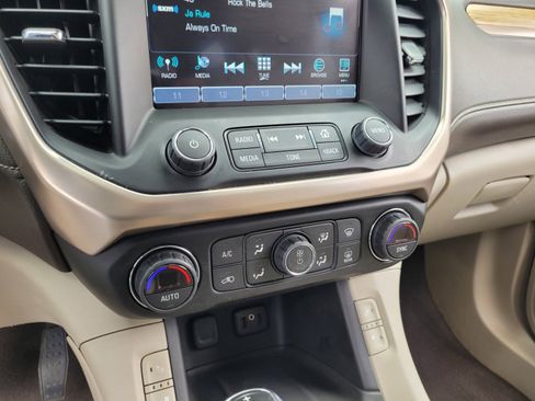 Used 2018 GMC Acadia Denali w/ Technology Package FWD image 21