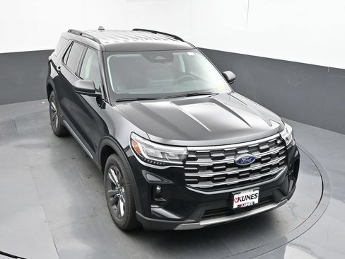 Used 2025 Ford Explorer Active w/ Active Comfort Package AWD/4WD image 35