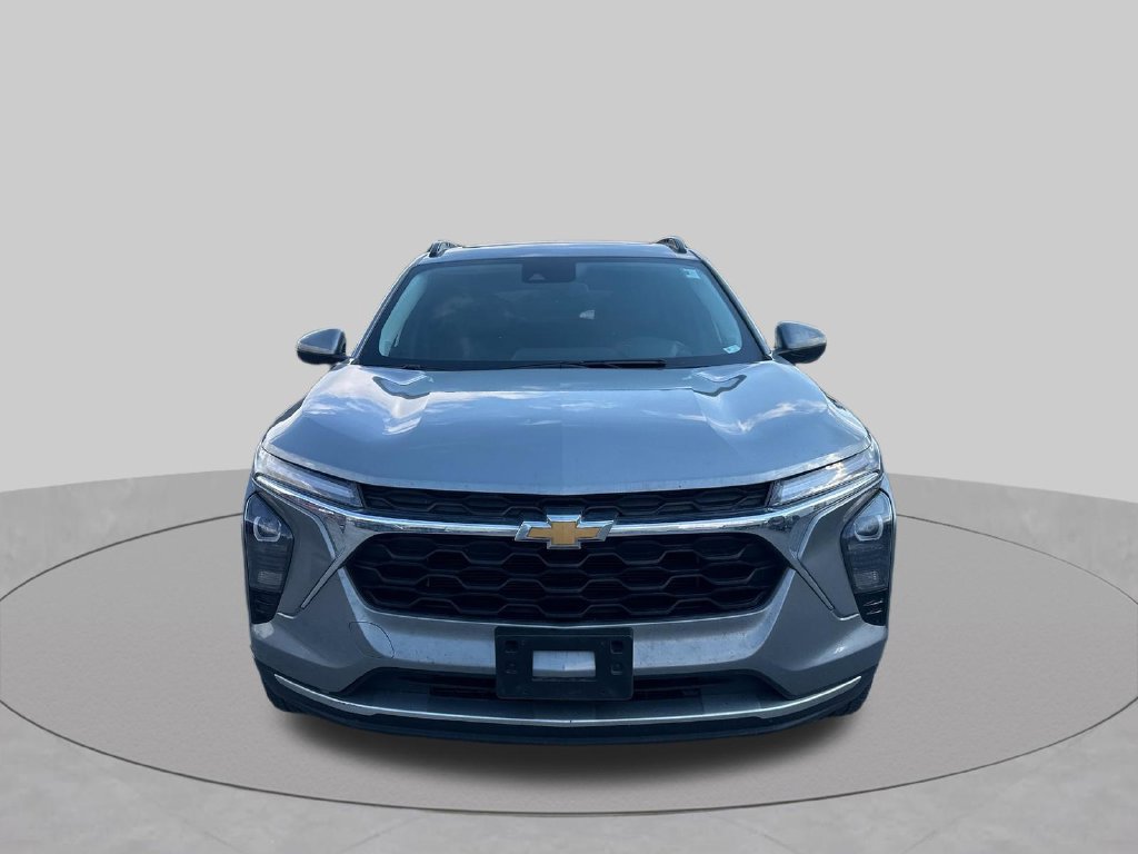Used 2024 Chevrolet Trax LT w/ Sunroof Package FWD image 41