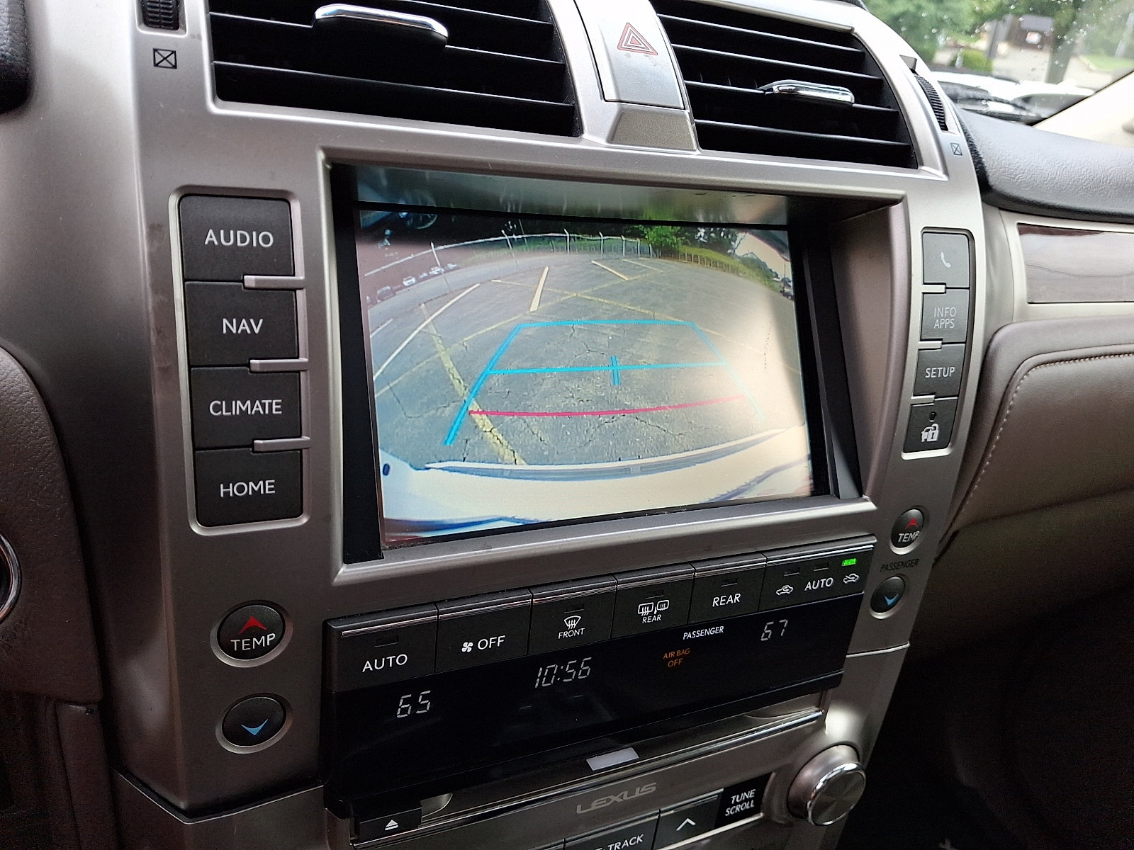 Used 2017 Lexus GX 460 Premium w/ Premium Package AWD/4WD image 24