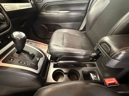 Used 2015 Jeep Compass Latitude image 19