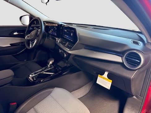 New 2026 Chevrolet Trax LT w/ Midnight Edition FWD image 28