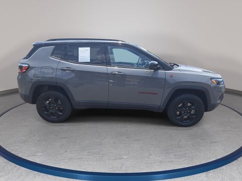 Used 2023 Jeep Compass Trailhawk AWD/4WD image 4