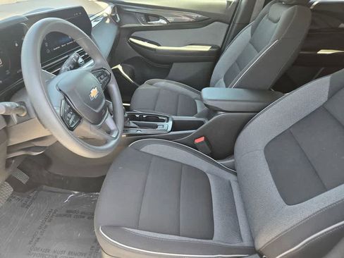 Used 2025 Chevrolet TrailBlazer LT FWD image 17