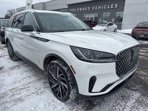 Used 2025 Lincoln Aviator Reserve w/ Equipment Group 201A AWD/4WD image 4
