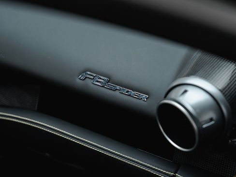 Used 2022 Ferrari F8 Tributo RWD image 59