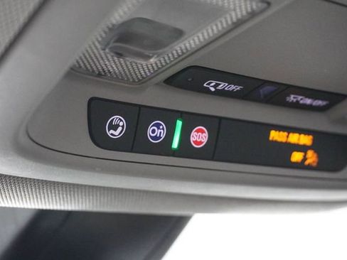 Used 2023 GMC Acadia SLT w/ Technology Package FWD image 28