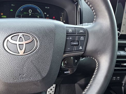 Used 2025 Toyota Camry SE w/ Convenience Package FWD image 14
