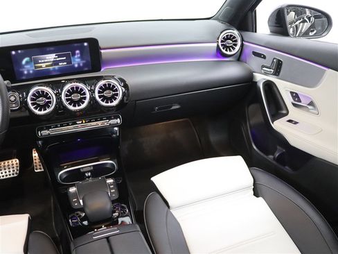 Used 2022 Mercedes-Benz A 220 4MATIC image 19