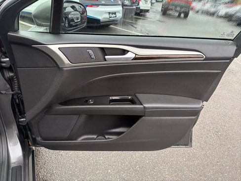 Used 2016 Ford Fusion SE w/ Equipment Group 202A image 20