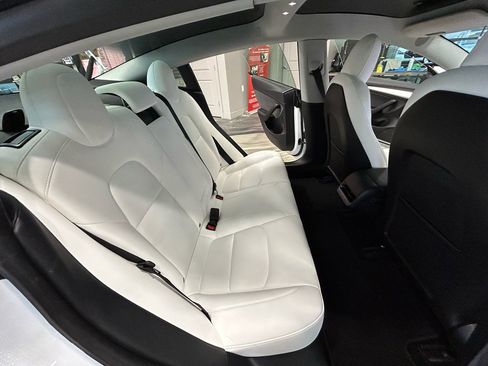 Used 2021 Tesla Model 3 Long Range AWD/4WD image 40