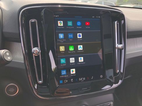 New 2025 Volvo XC40 B5 Ultra w/ Protection Package Premier image 26