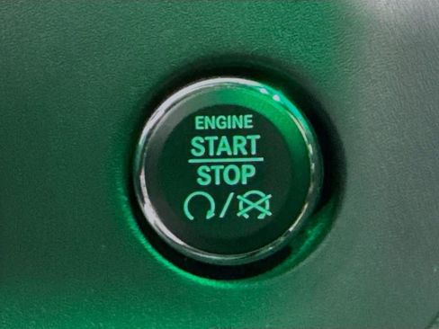 Used 2011 Dodge Challenger R/T image 19