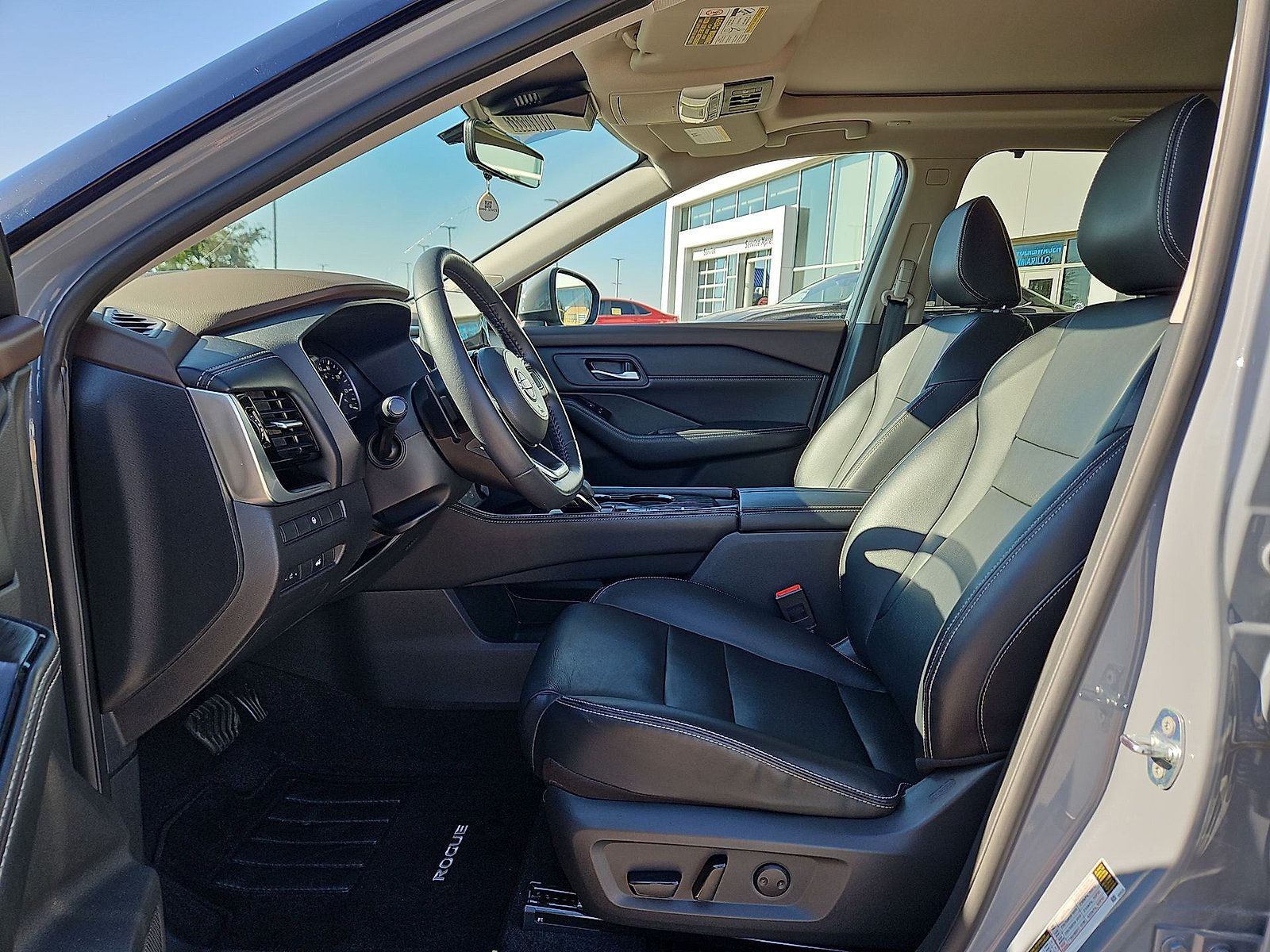 Used 2023 Nissan Rogue SL w/ SL Premium Package FWD image 16