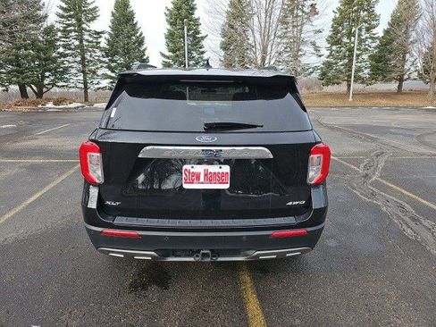 Used 2023 Ford Explorer XLT w/ Equipment Group 202A image 5