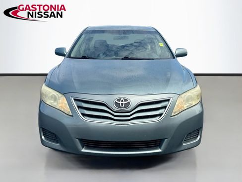 Used 2010 Toyota Camry LE FWD image 2