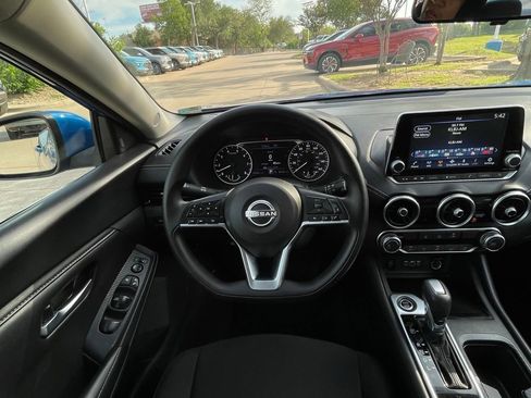 Used 2024 Nissan Sentra SV FWD image 12