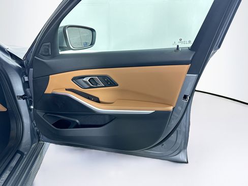 Used 2025 BMW 330i Sedan image 33