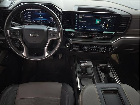 Used 2022 Chevrolet Silverado 1500 ZR2 w/ Technology Package AWD/4WD image 11