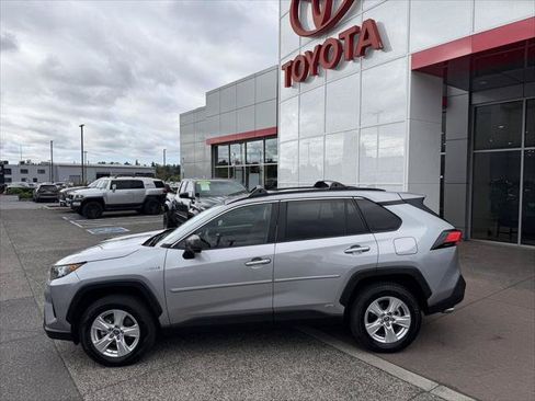 Certified 2021 Toyota RAV4 LE AWD/4WD image 3