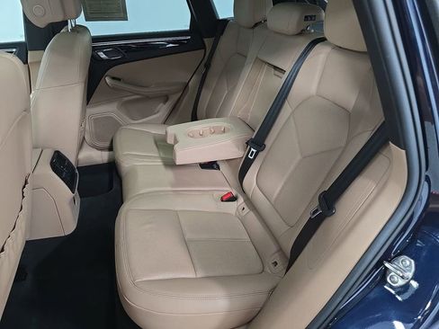 Certified 2021 Porsche Macan AWD/4WD image 27